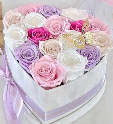 Elizabeth's Everlasting Forever Roses Heart Box